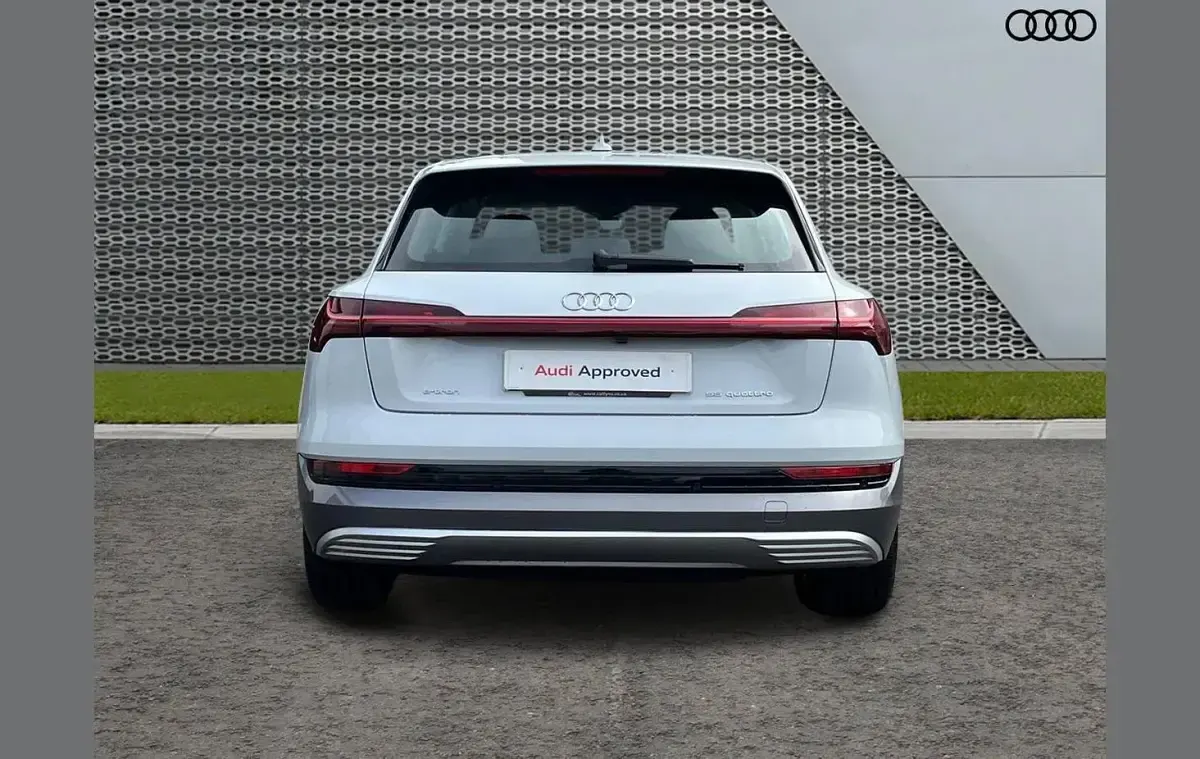 Used Audi e-tron Advanced 300 kW (408 HP) 2022 White SUV