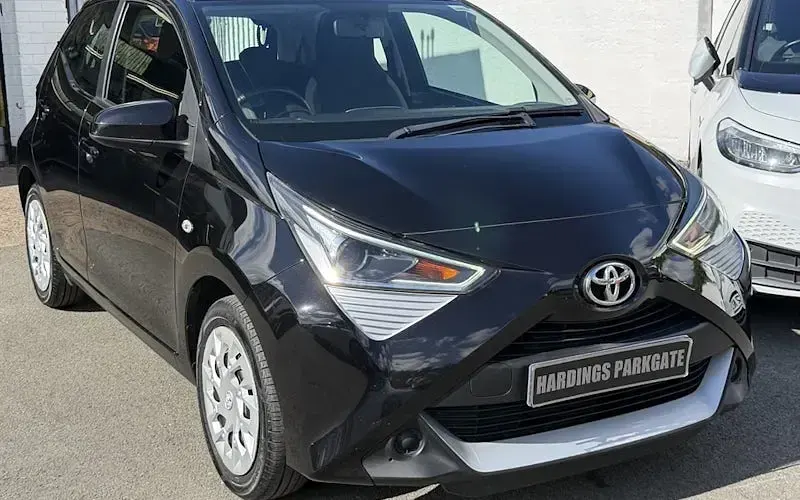 Begagnad Toyota Aygo X-play 72 HK (52 kW) 2019 Halvkombi