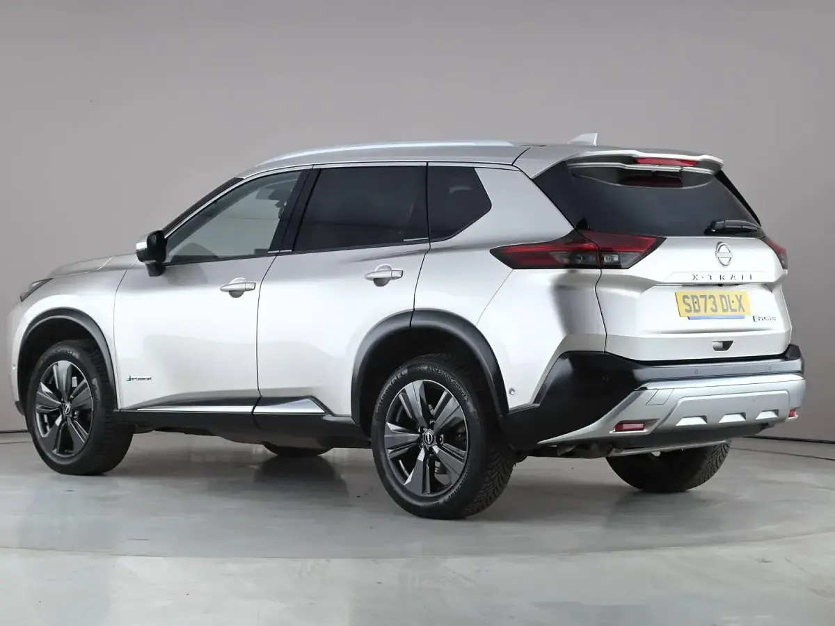 Used Nissan X-Trail Tekna 213 HP (156 kW) 2023 Silver SUV