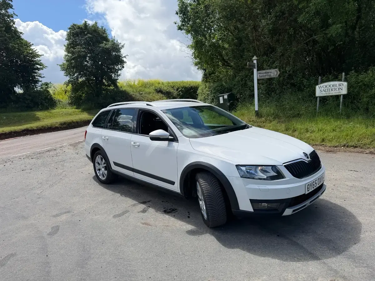 Used Skoda Octavia Scout 4x4 150 HP (110 kW) 2015 White Estate
