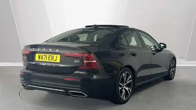 Usado Volvo S60 R-Design 247 CV (181 kW) 2022 Negro Berlina