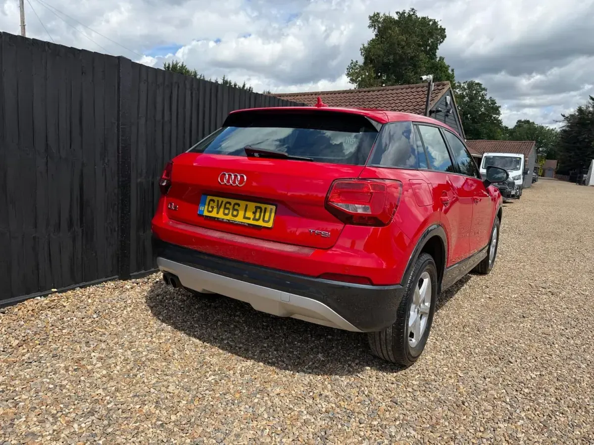 Used Audi Q2 Basis 150 HP (110 kW) 2016 Red SUV