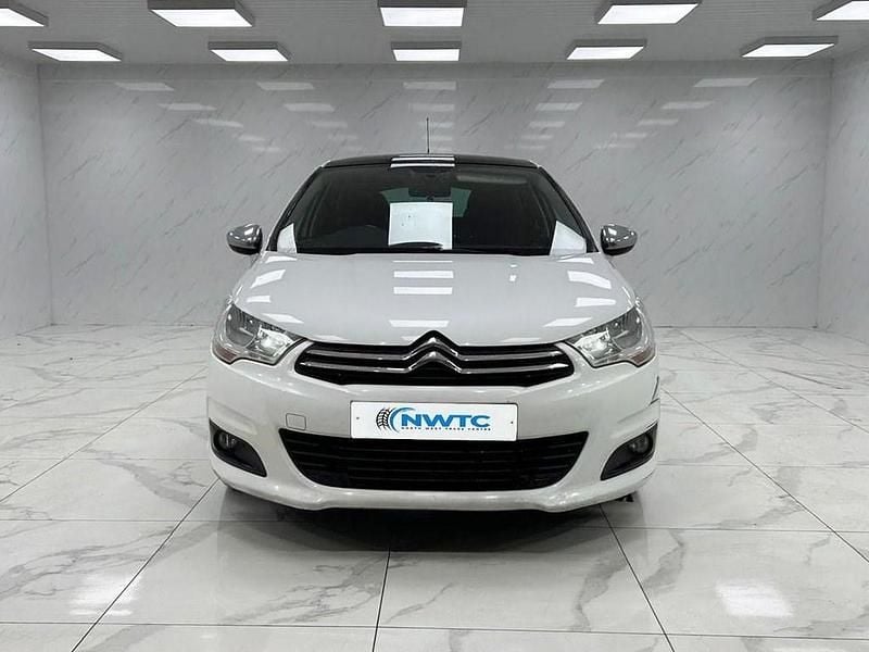 Used Citroën C4 SELECTION 115 HP (84 kW) 2014 White Hatchback