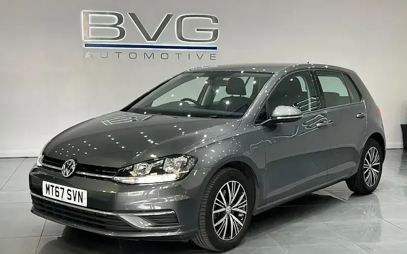 Used VW Golf VII SE 116 HP (85 kW) 2017 Hatchback