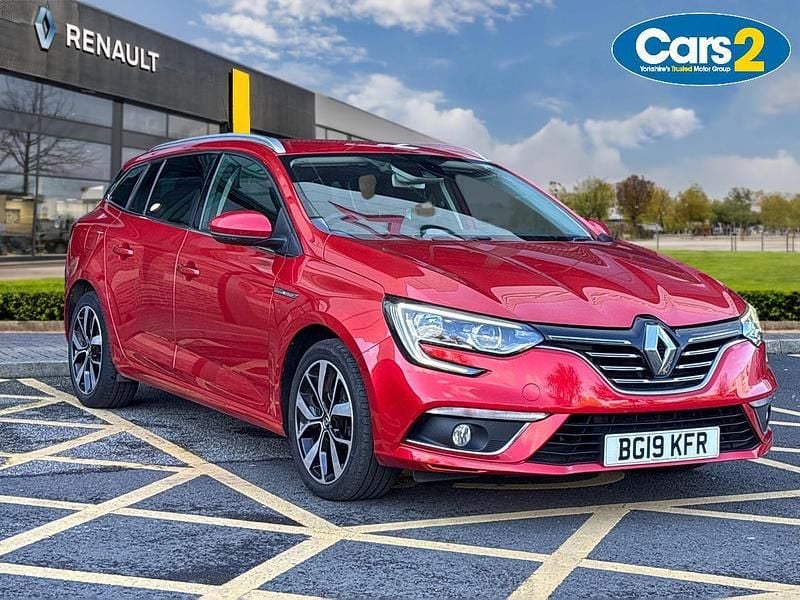 Used Renault Mégane GrandTour Iconic 140 HP (102 kW) 2019 Red  Estate