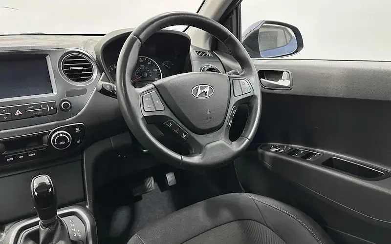 Used Hyundai i10 Premium SE 88 HP (64 kW) 2018 Blue Hatchback