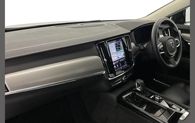Used Volvo V90 Plus 344 HP (253 kW) 2024 Grey Estate