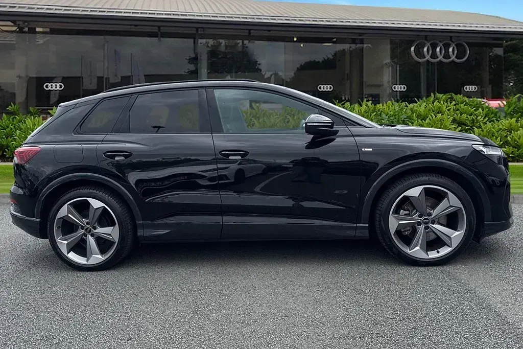 Used Audi Q4 e-tron Black Edition 210 kW (286 HP) 2025 Black SUV