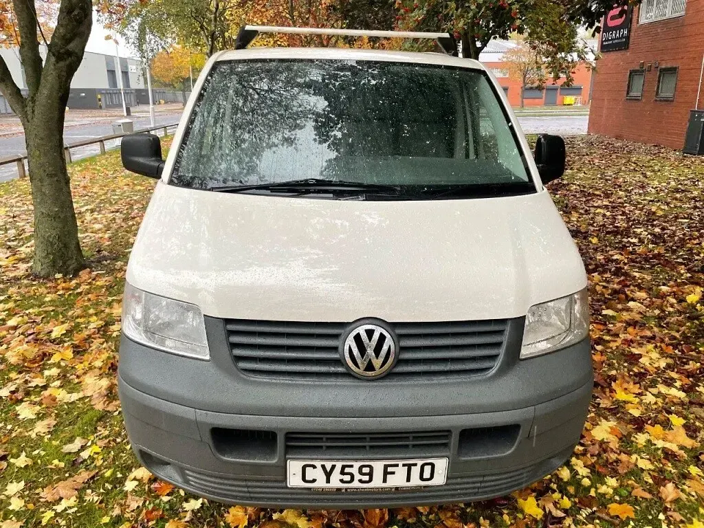 Used VW T5 102 HP (75 kW) 2009 White Van