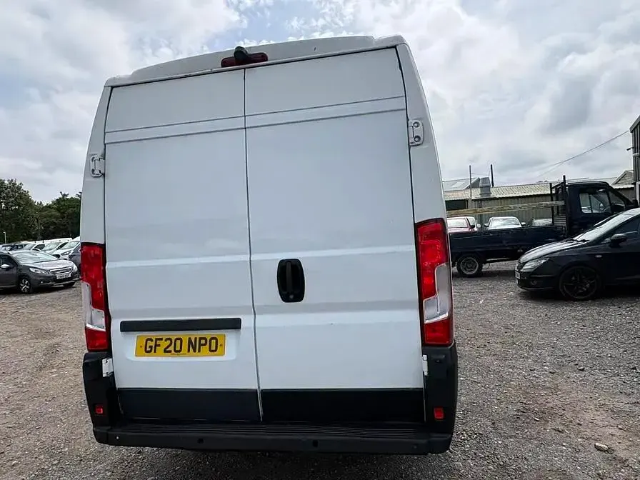 Used Peugeot Boxer 140 HP (102 kW) 2020 White Van