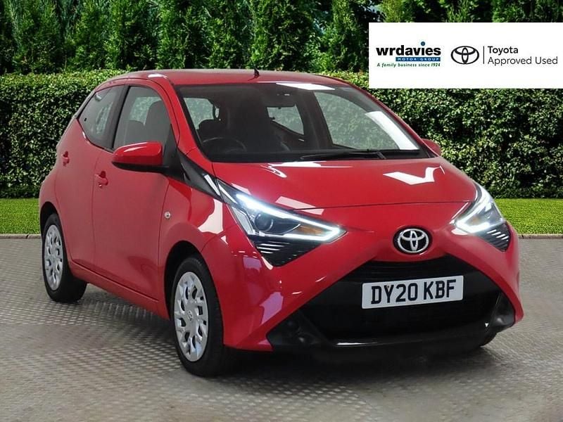 Red Used 2020 Toyota Aygo X-play Hatchback | £7,995 (Good price) - Image 1/4