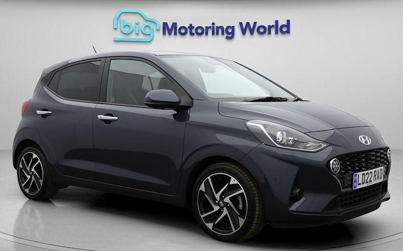 Usado Hyundai i10 Premium 84 HP (61 kW) 2023 Cinzento Citadino