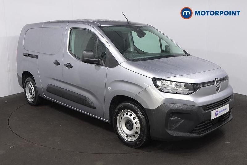 Grey New 2025 Citroën Berlingo MPV | £17,699 (Fair price) - Image 1/4