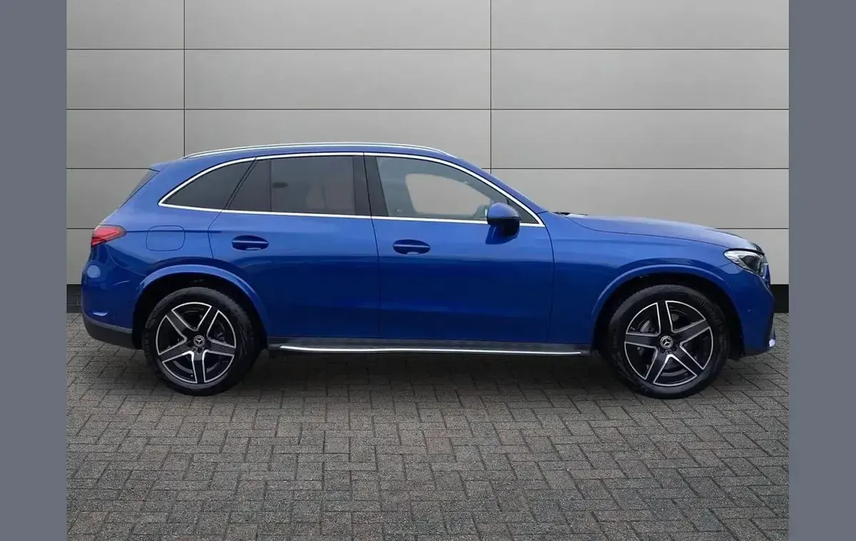 New Mercedes GLC300 AMG line 254 HP (186 kW) 2025 Blue SUV