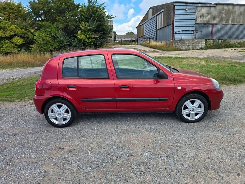 Red Used 2008 Renault Clio II Campus Hatchback | £1,495 (Fair price) - Image 1/4