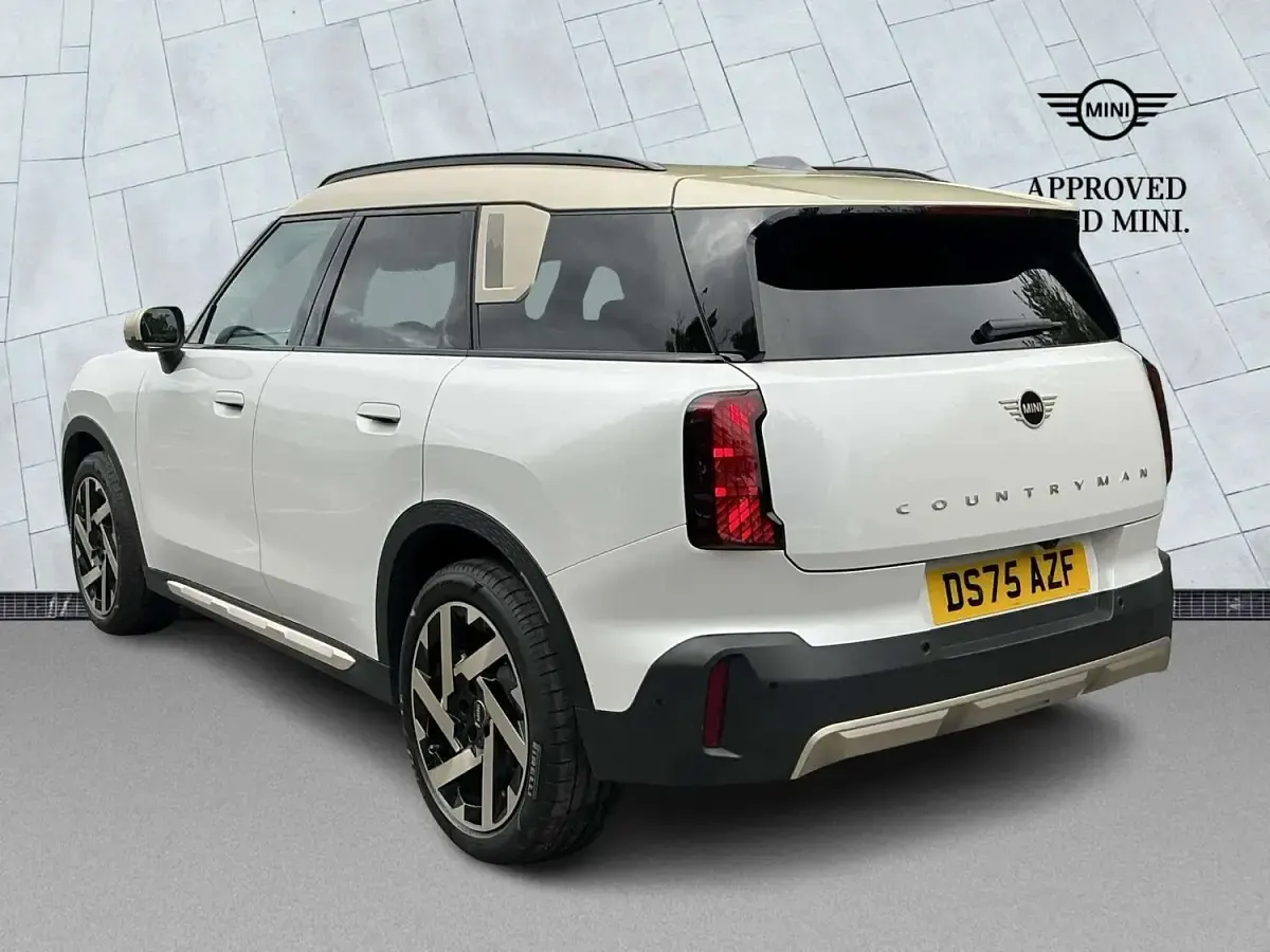 Used Mini Countryman Exclusive 170 HP (125 kW) 2026 White SUV