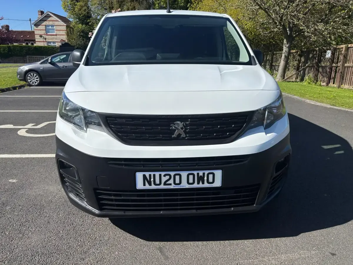 Used Peugeot Partner S 131 HP (96 kW) 2020 White MPV