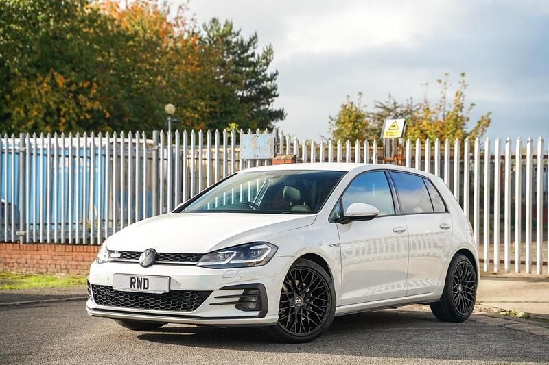 White Used 2017 VW Golf VII GTD Hatchback | £15,995 (Fair price) - Image 1/4