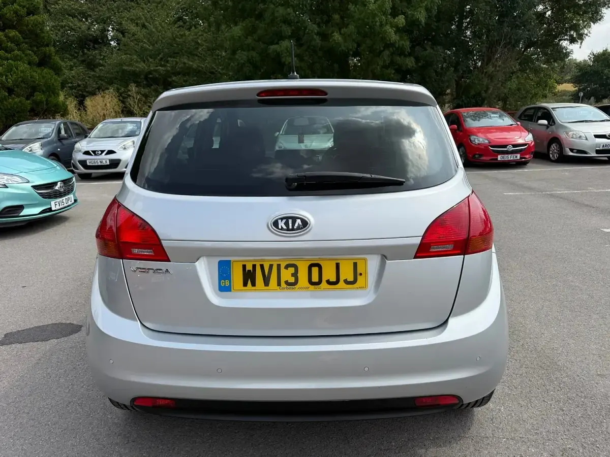 Used Kia Venga 125 HP (91 kW) 2013 Silver Hatchback