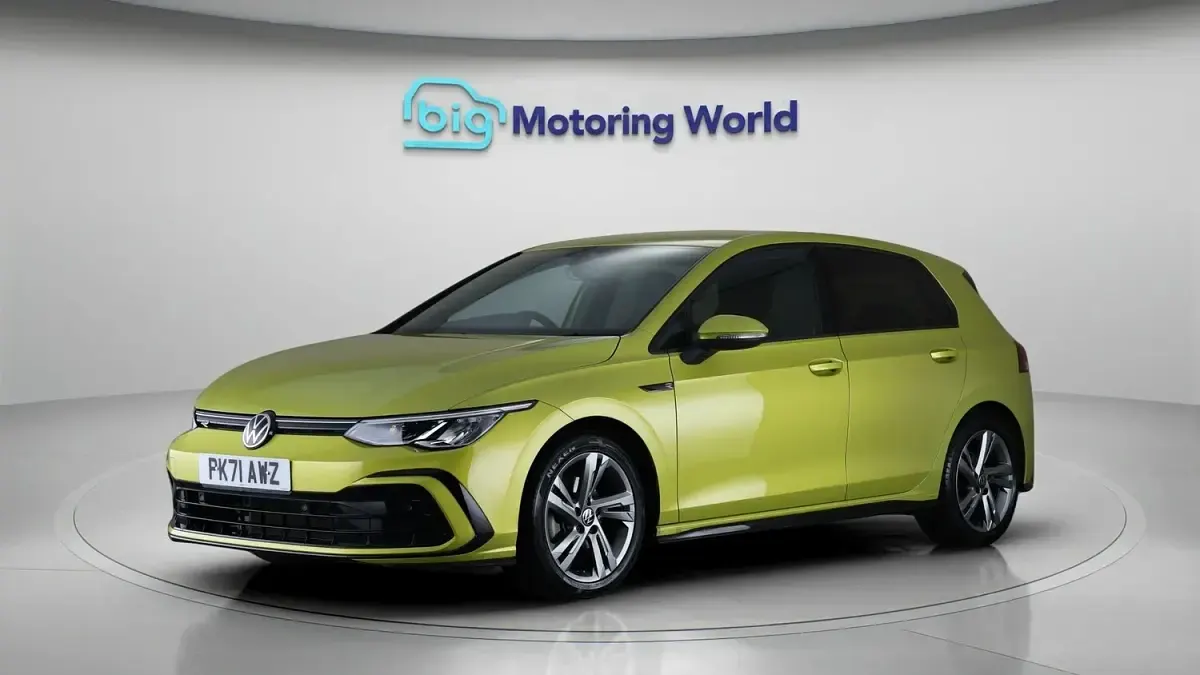 Used VW Golf VII R-line 130 HP (95 kW) 2021 Yellow Hatchback