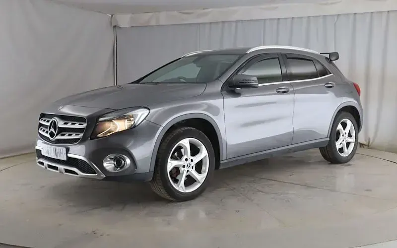Usado Mercedes GLA200 136 CV (100 kW) 2019 SUV