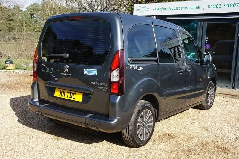Used Peugeot TePee S 92 HP (67 kW) 2013 Grey MPV