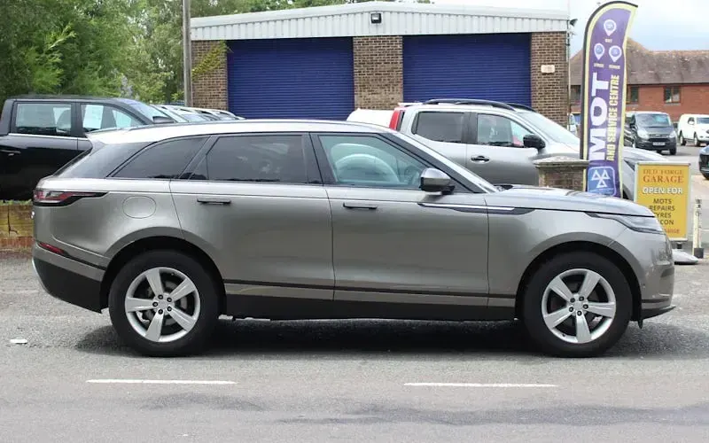 Used Land Rover Range Rover Velar SE 241 HP (177 kW) 2020 SUV