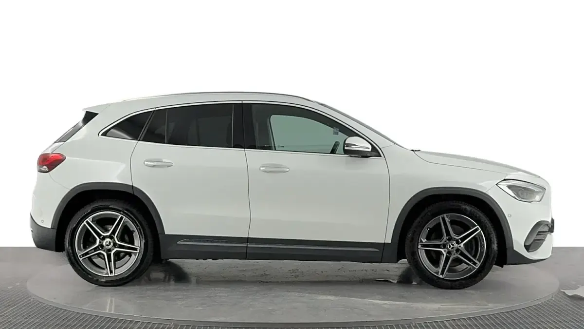 Used Mercedes GLA200 AMG Line Premium Plus 163 HP (119 kW) 2021 White SUV