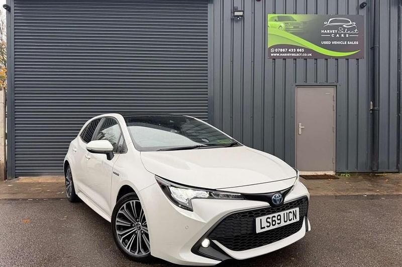 White Used 2019 Toyota Corolla Design Hatchback | £14,990 - Image 1/1