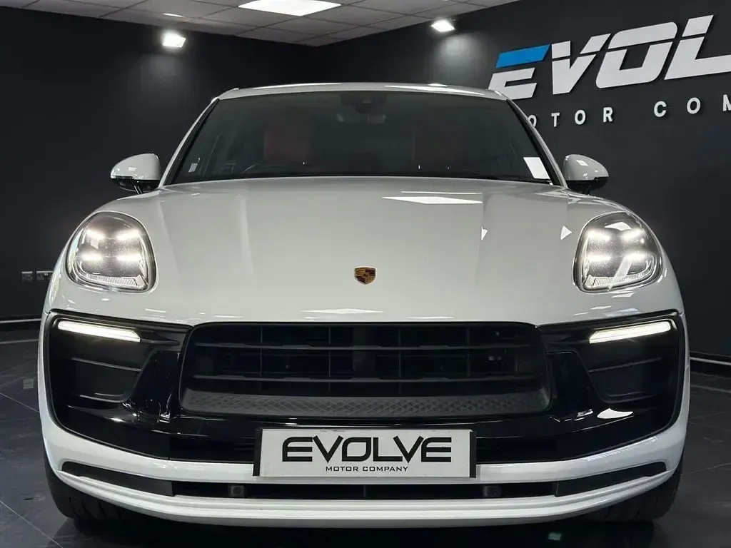 Used Porsche Macan 265 HP (194 kW) 2023 White SUV