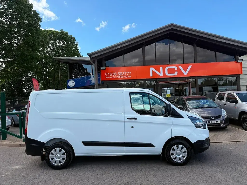 Used Ford Transit Custom 130 HP (95 kW) 2021 White Van