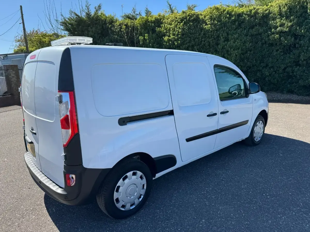 Used Nissan NV250 Acenta 115 HP (84 kW) 2020 White Van