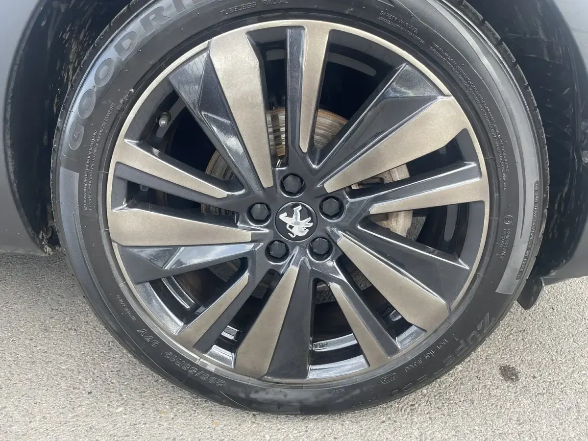 Used Peugeot 3008 Premium 129 HP (94 kW) 2022 Grey SUV