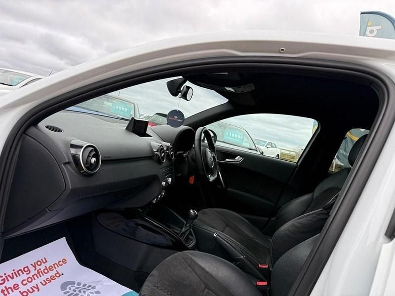 Used Audi A1 Sportback Black Edition 150 HP (110 kW) 2016 White Hatchback