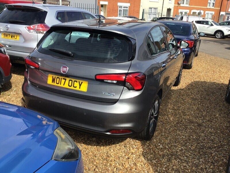 Used Fiat Tipo Lounge 95 HP (69 kW) 2017 Grey Hatchback