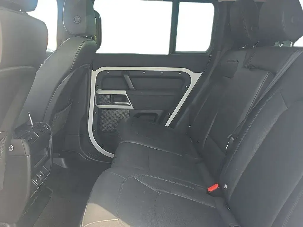 Usado Land Rover Defender SE 245 HP (180 kW) 2023 Branco SUV