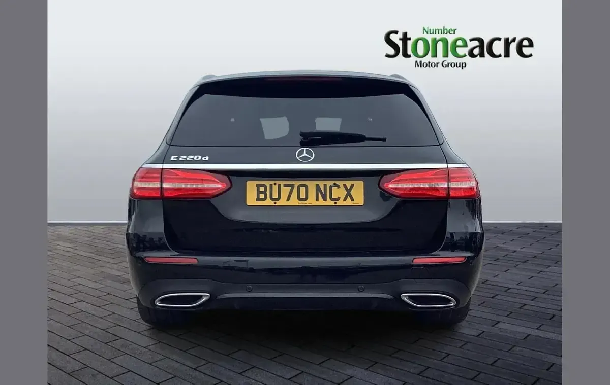 Begagnad Mercedes E220 AMG line 191 HK (140 kW) 2020 Svart Kombi