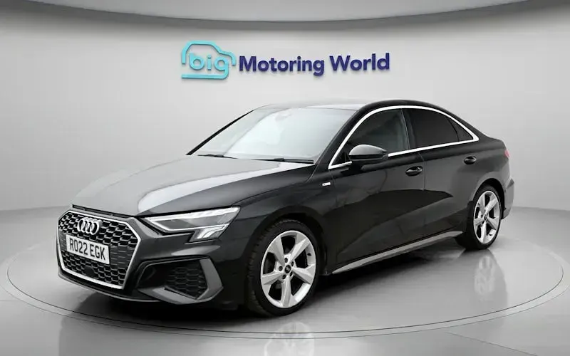 Używany Audi A3 S-Line 150 KM (110 kW) 2024 Sedan/Limuzyna