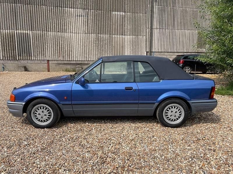 Used Ford Escort 1990 Blue