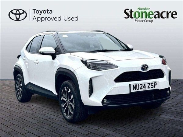 White Used 2024 Toyota Yaris Cross Design SUV | £23,350 (Fair price) - Image 1/2