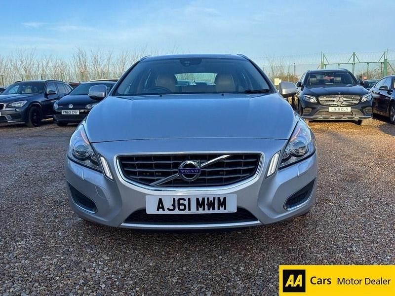 Used Volvo V60 SE Lux 215 HP (158 kW) 2012 Silver Estate