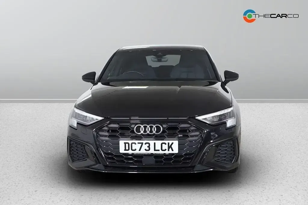 Begagnad Audi A3 Sportback e-tron Competition 2024 Svart Halvkombi