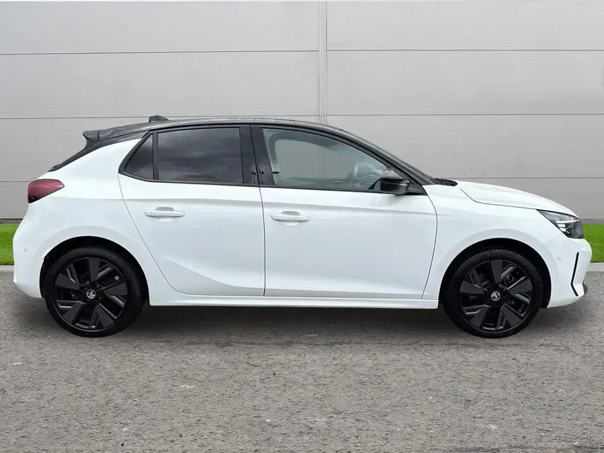 Used Vauxhall Corsa-e Ultimate 98 kW (134 HP) 2024 White Hatchback