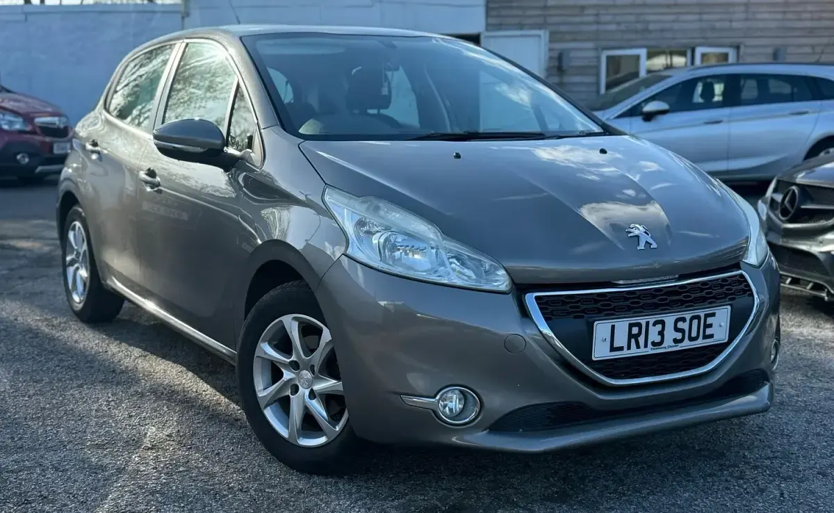 Used Peugeot 208 Active 82 HP (60 kW) 2013 Grey Hatchback