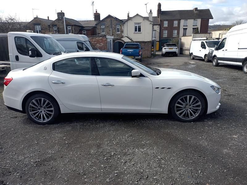 Used Maserati Ghibli 275 HP (202 kW) 2016 White Sedan