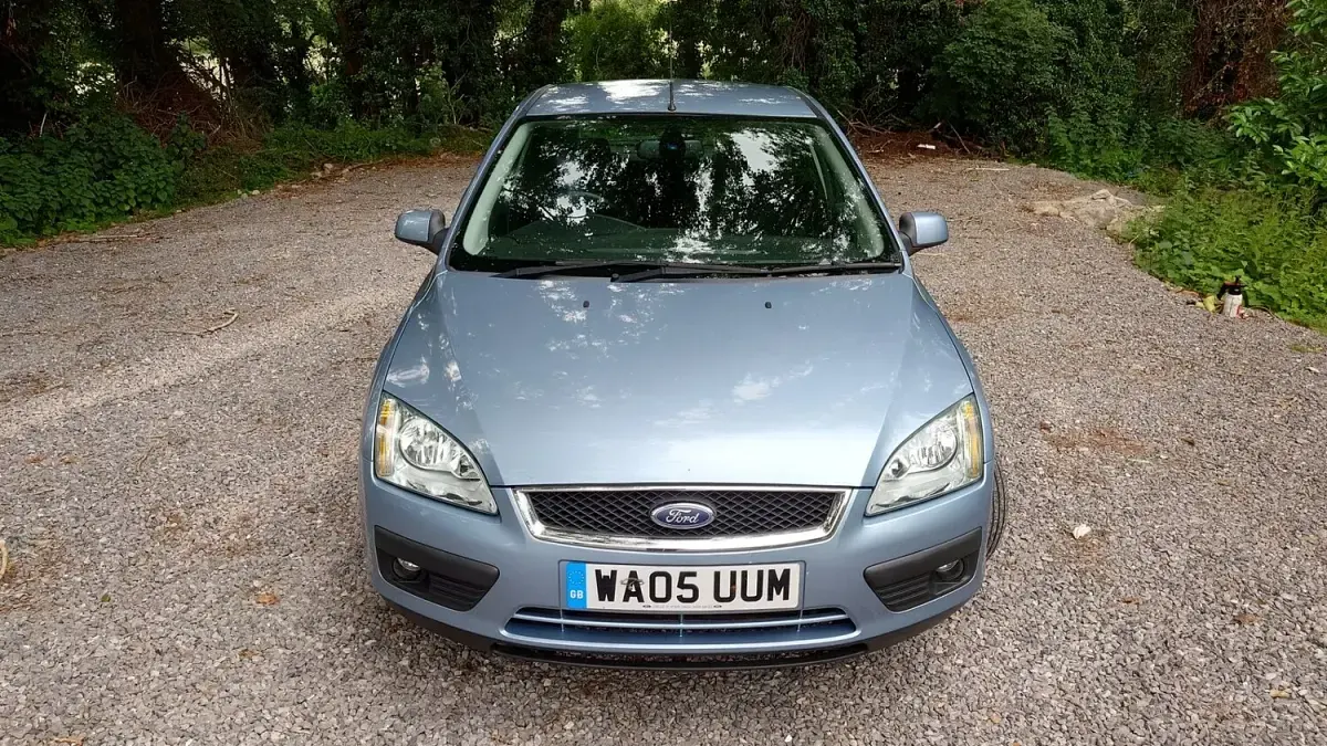 Used Ford Focus Ghia 2005 Blue Hatchback