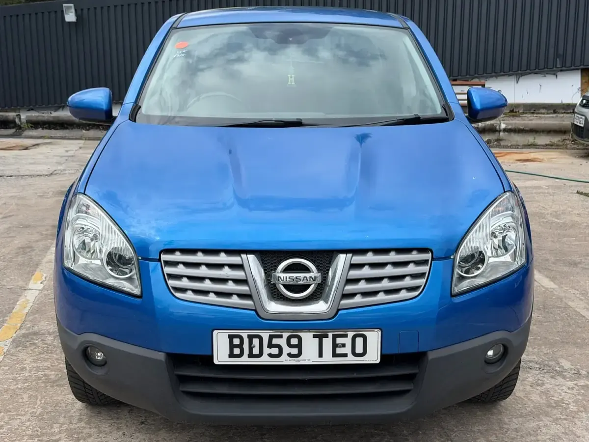 Usado Nissan Qashqai Acenta 113 HP (83 kW) 2009 Azul SUV