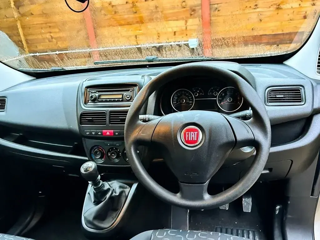 Begagnad Fiat Doblò Active 95 HK (69 kW) 2019 Vit Minibuss