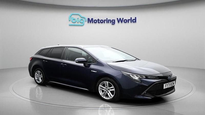 Used Toyota Corolla 122 HP (89 kW) 2021 Blue Estate