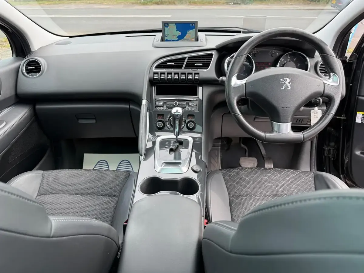 Używany Peugeot 3008 Allure 2016 Czarny Hatchback